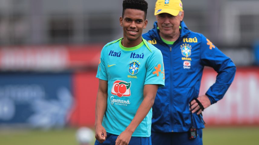 Técnico Carlo Ancelotti em treino da seleção brasileira — Foto: Rafael Ribeiro / CBF
