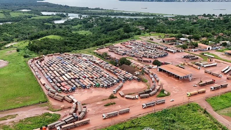 Caminhões no porto de Miritituba 25/02/2026