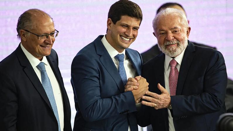 João Campos se reuniu com Lula no Palácio do Planalto para discutir a parceria entre PT e PSB nas eleições de 2026. (Foto: Marcelo Camargo/Agência Brasil)
