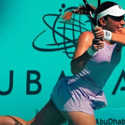 Alexandrova confirma favoritismo e vence Eala para ir à semifinal
