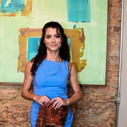 Alinne Moraes, Fernanda Lima e Débora Nascimento prestigiam exposição no Rio