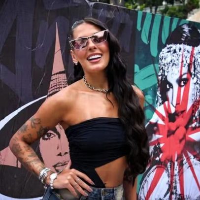 Ana Castela participa do último show dos Ensaios da Anitta