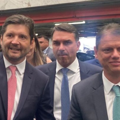 Tarcísio e Flávio se encontram em SP para discutir eleição