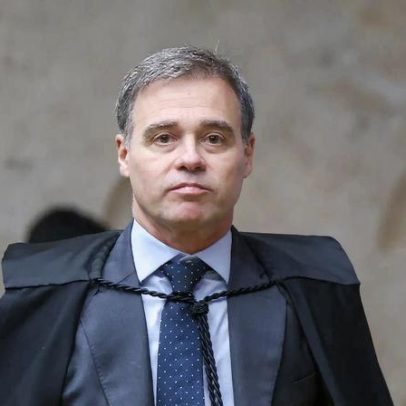 Mendonça alerta sobre tentações financeiras e poder político em culto