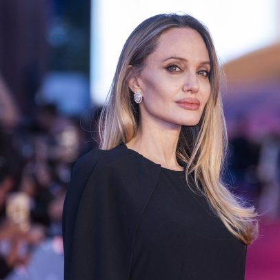 Angelina Jolie planeja deixar os EUA em julho, diz não reconhecer o país