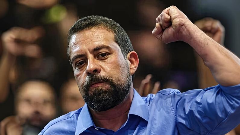O ministro Guilherme Boulos diz que a urgência do fim da escala 6x1 é de milhões de trabalhadores