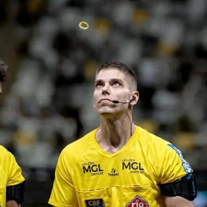 Dirigente do Atlético-MG volta a questionar a arbitragem e aponta erros graves
