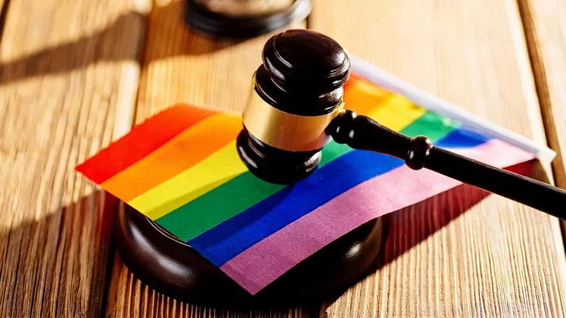 Coalizão de líderes cristãos mobiliza igrejas contra casamento entre pessoas do mesmo sexo.