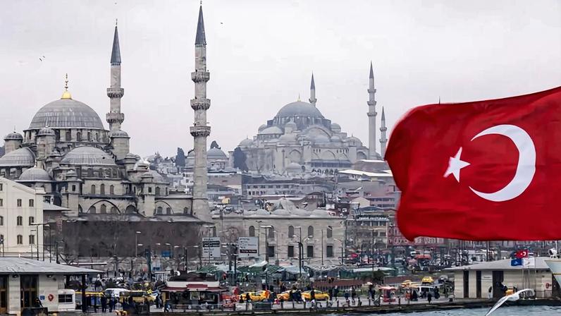 Turquia restringe a entrada de líderes cristãos estrangeiros, afetando a liberdade religiosa.