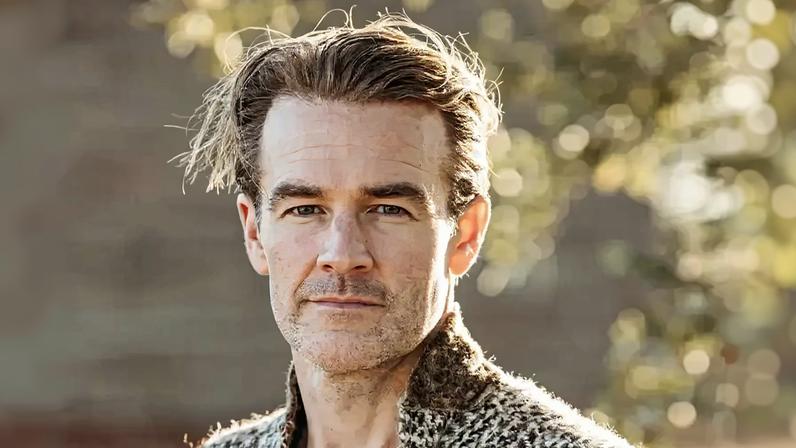 James Van Der Beek, protagonista da série Dawson’s Creek, morre aos 48 anos devido a câncer.