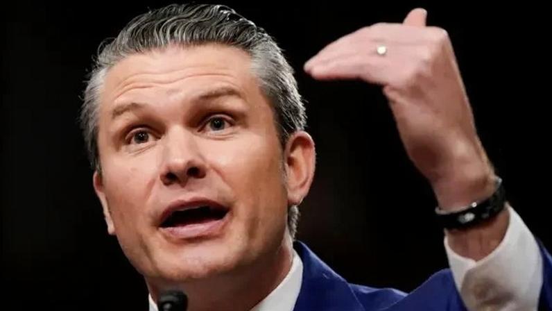 Secretário de Guerra dos EUA, Pete Hegseth, declara que Cristo é Rei em conferência.
