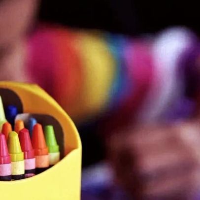 Professor recebe ameaças após recusar livro sobre LGBT na escola