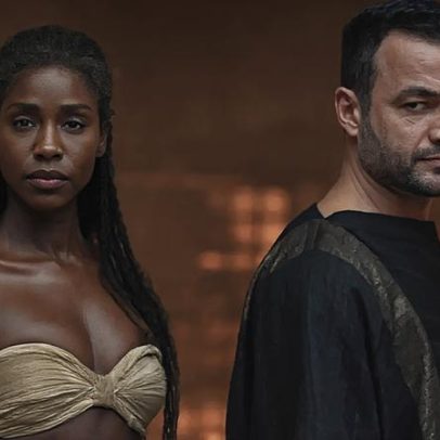 House of Ashur demonstra domínio do poder, comparável ao de Spartacus