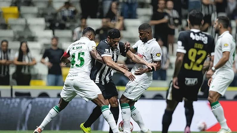 Lance de Atletico-MG x America-MG pela semifinal do Mineiro