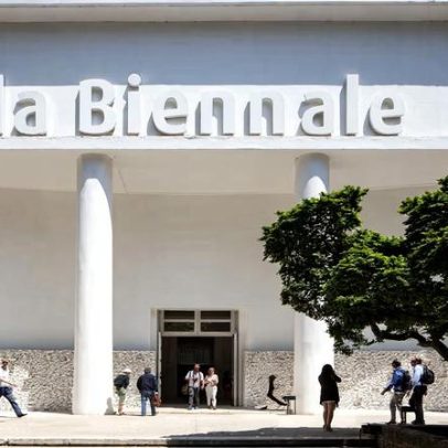 Equipe curatorial da Bienal de Veneza dá vida à visão de Koyo Kouoh
