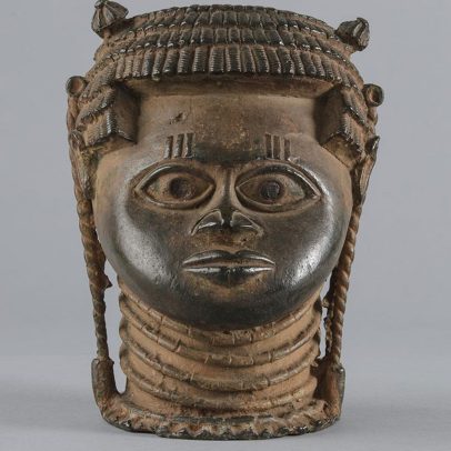 Universidade de Cambridge devolve 100 Benin Bronzes à Nigéria