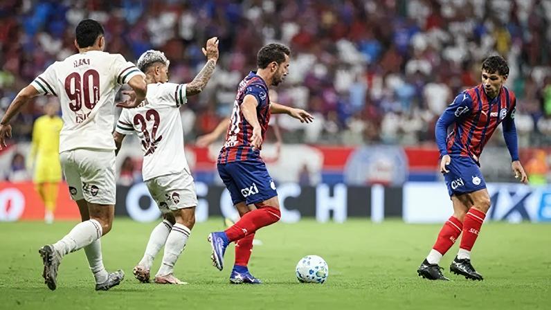 Lance de Bahia x Fluminense pelo Brasileirão
