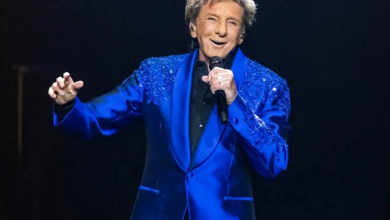 Barry Manilow on June 3, 2025 in Detroit, MI.