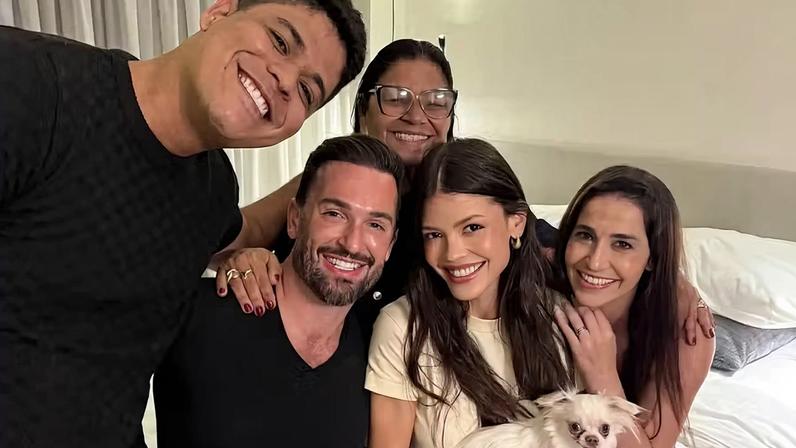 Guilherme Vilar, Diego Hypolito, Dona Delma, Vitória Strada e Daniele Hypolito — Foto: Reprodução/Instagram