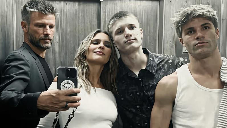 Rodrigo Hilbert e Fernanda Lima com os filhos — Foto: Reprodução/Instagram