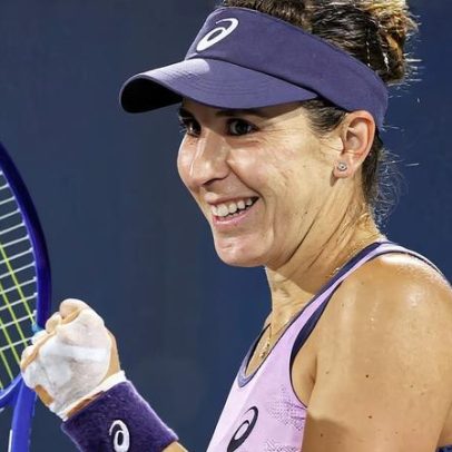 Bencic retorna às quadras e precisa de virada para avançar em Dubai