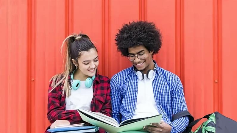 Instituto oferece bolsa em programa direcionado a alunos de baixa renda com excelente desempenho acadêmico