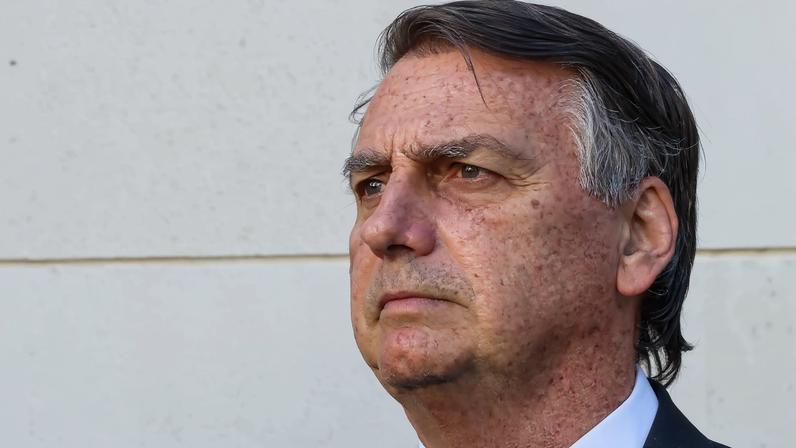 Tratamento solicitado por Bolsonaro utiliza estímulos elétricos de baixa intensidade e promete melhora na ansiedade, insônia e soluços. (Foto: Valter Campanato/Agência Brasil)