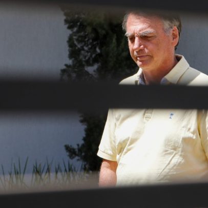 Defesa de Bolsonaro pede prisão domiciliar após laudo de peritos da PF