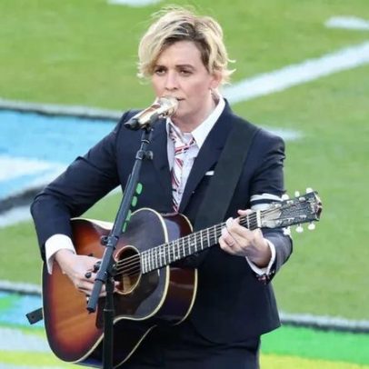 Brandi Carlile interpreta America the Beautiful no Super Bowl 2026
