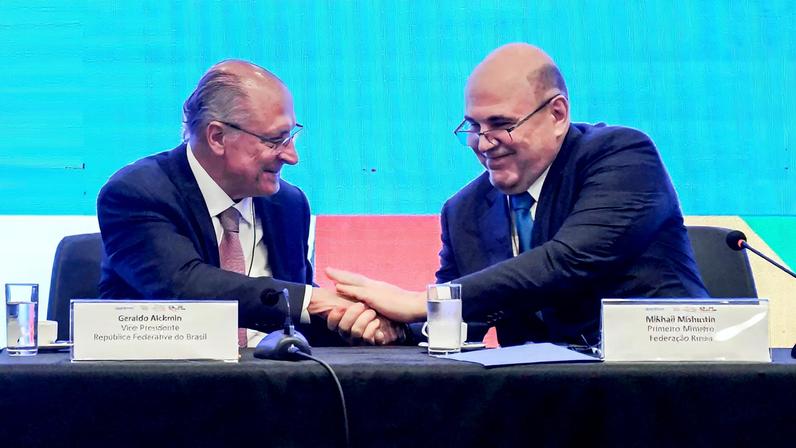O vice-presidente da República e ministro do Desenvolvimento, Indústria, Comércio e Serviços, Geraldo Alckmin, e o primeiro-ministro da Rússia, Mikhail Mishustin, durante a 8ª Reunião da Comissão Brasil-Rússia de Alto Nível de Cooperação, no Palácio do Itamaraty. (Foto: Rafa Neddermeyer/Agência Brasil)