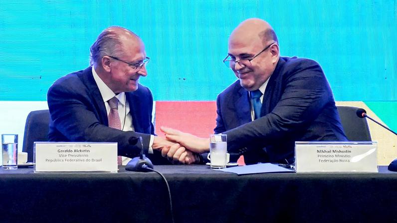 O vice-presidente da República e ministro do Desenvolvimento, Indústria, Comércio e Serviços, Geraldo Alckmin, e o primeiro-ministro da Rússia, Mikhail Mishustin, durante a 8ª Reunião da Comissão Brasil-Rússia de Alto Nível de Cooperação, no Palácio do Itamaraty. (Foto: Rafa Neddermeyer/Agência Brasil)