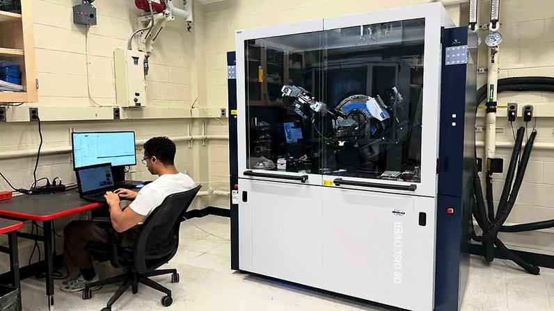 A researcher uses the Bruker D8 Discover Plus within Characterization.nano’s X-ray diffraction and imaging shared experimental facility.