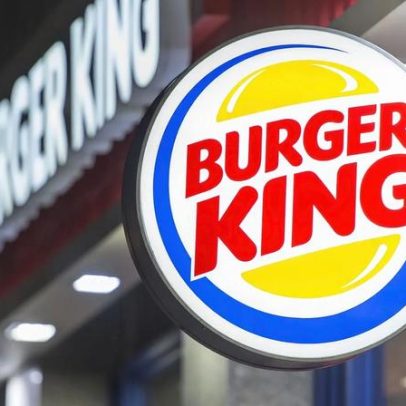 Burger King usa IA em headsets para reforçar polidez no atendimento