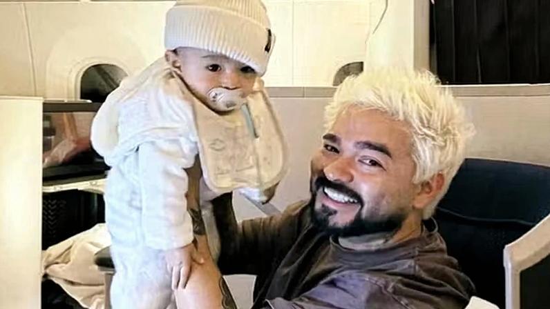 Yudi Tamashiro encara 32 horas de viagem com o filho em mudança definitiva para o Japão — Foto: Reprodução/Instagram