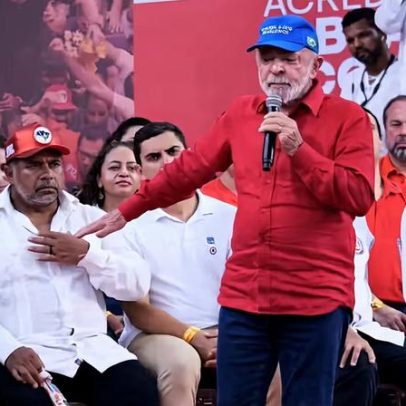 Lula afirma em Salvador que a política está apodrecida e mercantilizada
