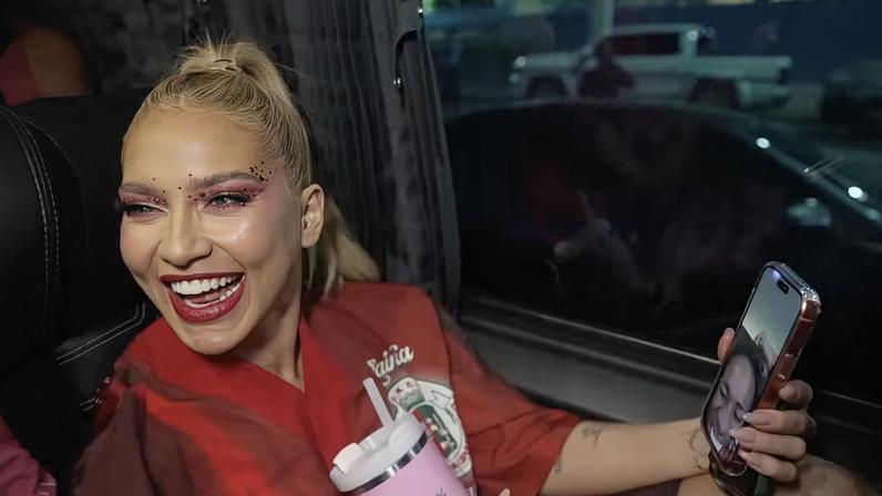 Vini Jr na live de Virginia Fonseca — Foto: Reprodução/Twitch