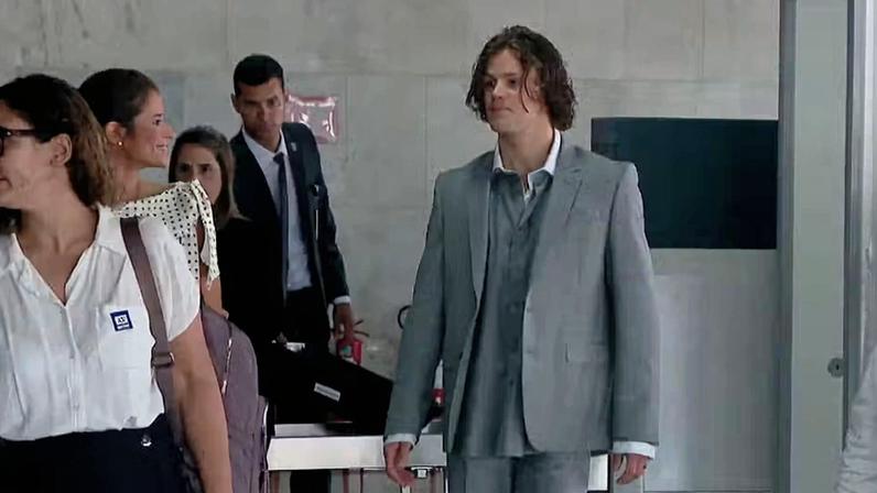 Lucas Pinheiro chegando ao Palácio do Planalto. — Foto: Reprodução/ TV Globo