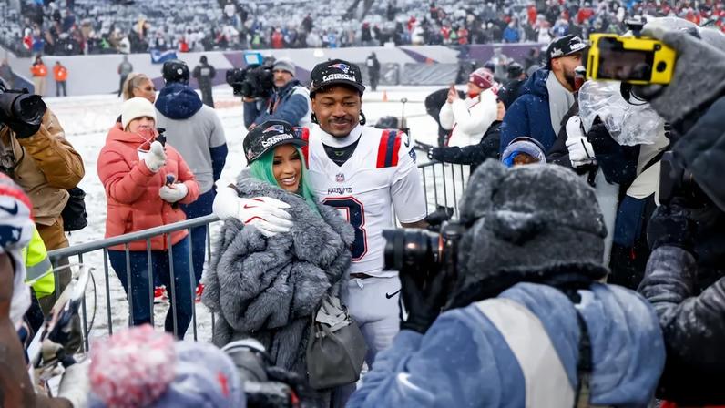 Cardi B is reportedly ruffling the feathers of her fellow New England Patriots WAGs ahead of Super Bowl 2026.