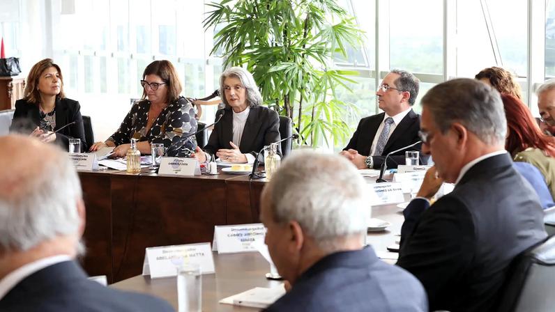 Cármen Lúcia apresentou aos presidentes dos TREs as 10 regras de conduta para juízes eleitorais nas eleições de 2026. (Foto: Alejandro Zambrana/Secom/TSE)