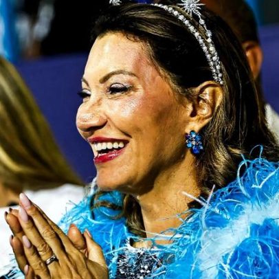 Janja usa voo da FAB para visitar escola de samba no Rio
