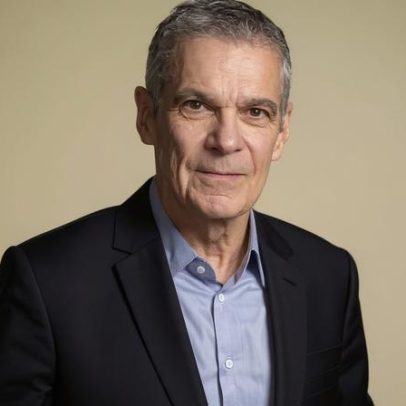Fundador da Smart Fit deixa CEO e passa a liderança ao filho