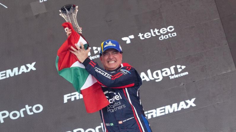 André Gaidzinski conquista pódio na Porsche Cup Brasil, em Interlagos — Foto: Rafael Gagliano