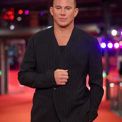 Channing Tatum exibe novo visual na pré-estreia de Josephine