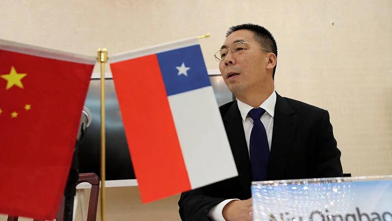 Parlamentares chilenos pedem investigação sobre projeto de cabo submarino de fibra óptica entre Chile e China, citando riscos à segurança e à soberania digital. (Foto: Javier Martín/EFE)