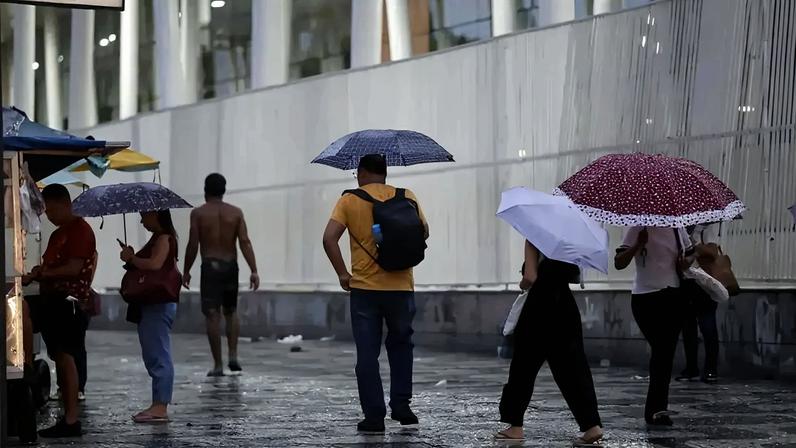 População precisa ficar atenta ao risco de deslizamento. Foto: Fernando Frazão/Agência Brasil