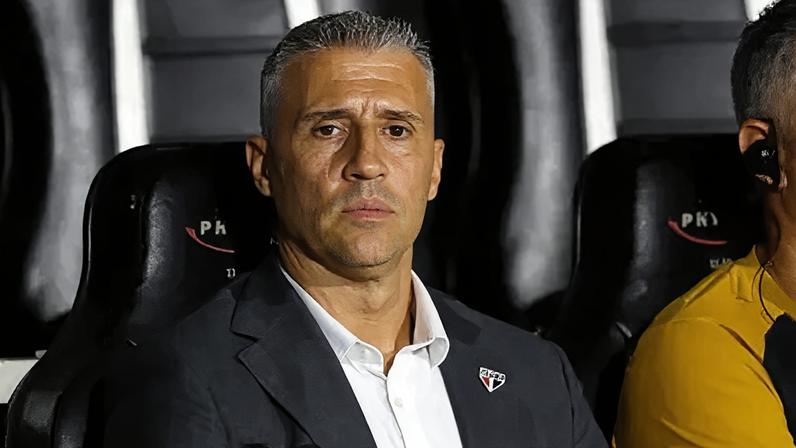 Crespo, treinador do São Paulo.