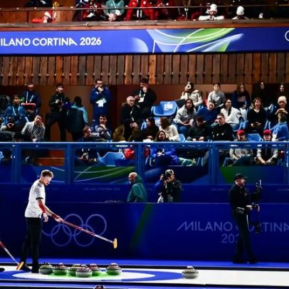 Queda de energia interrompe a estreia do curling nas Olimpíadas de Inverno