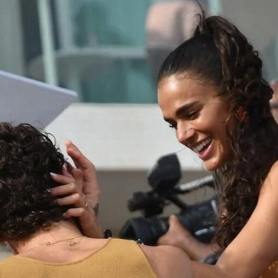 Bruna Marquezine e Shawn Mendes em romance no trio com Ivete Sangalo
