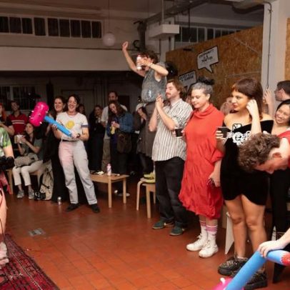 Clube de artistas trabalhadores expande de Londres para o norte da Inglaterra