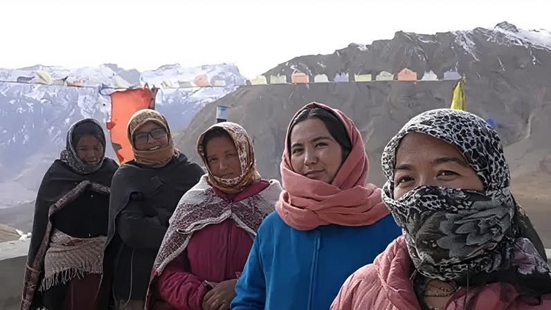 These women work with the local forest department to track and protect the snow leopard species